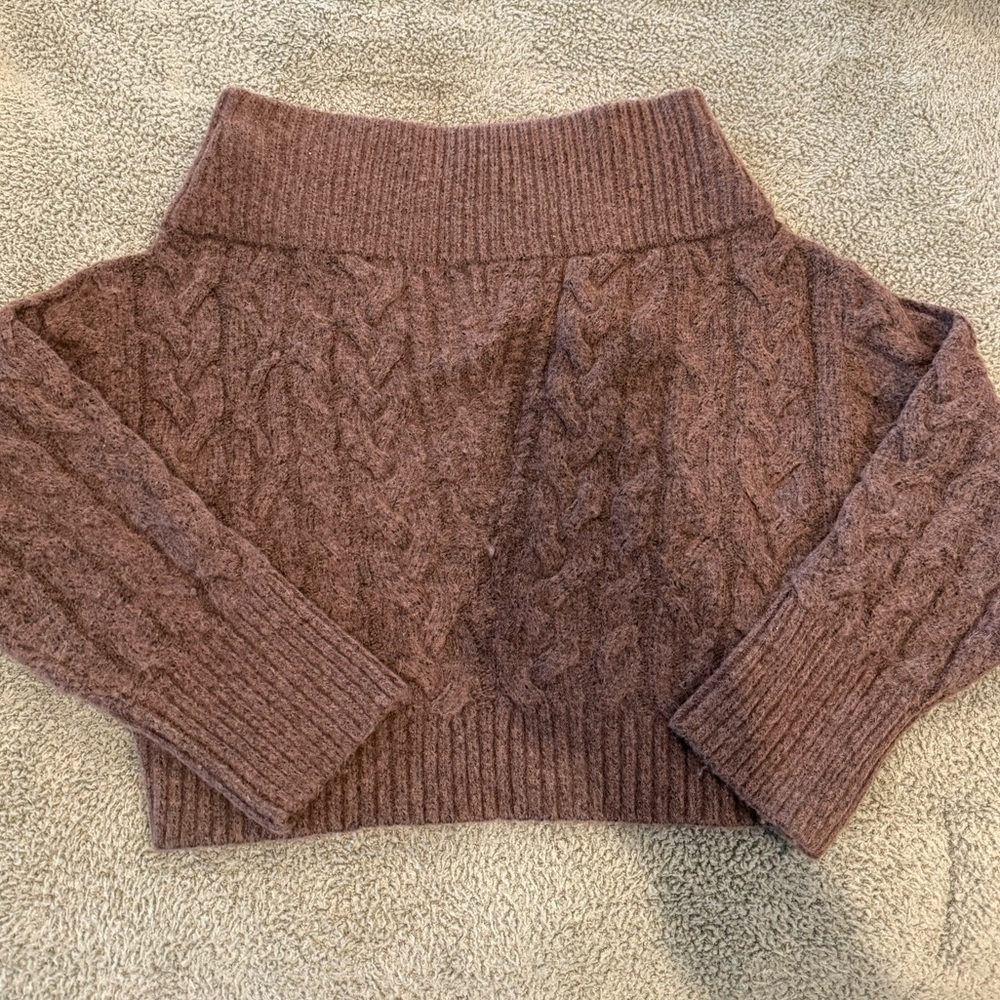 Express off the should sweater, crop.